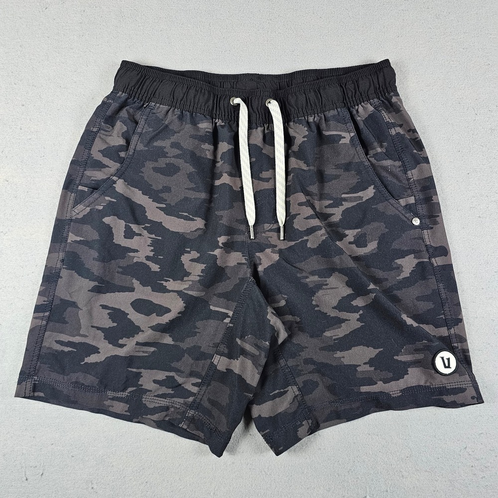 Vuori Kore Shorts Mens Small Black Camo 7" Inseam Unlined Performance Gym V388